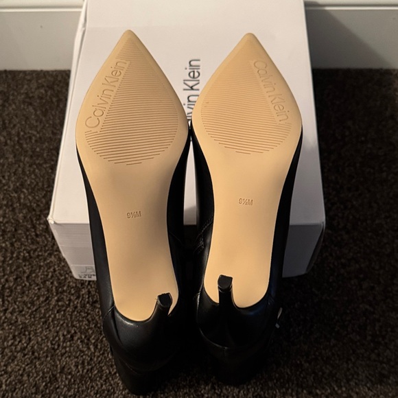 Calvin Klein Women's Sleek Black Heeled Boots size 9 1/2 - Picture 5 of 11